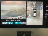 【マルチビューカメラ】周囲の状況を多彩なビューでナビ画面に表示します。駐車場や見通しの悪い交差点での安心感を高めます♪