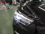 ハロゲンランプより2倍以上明るくロングライフのLEDランプ装備で、ナイトドライブも安心です。