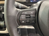 ステアリングにオーディオ操作スイッチが付いています。オーディオ画面に直接タッチしなくても操作が出来ますので、運転に集中できます。