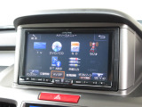 ナビゲーションはアルパインメモリーナビを装着しております。AM、FM、CD、DVD再生、Bluetooth、フルセグTVがご使用いただけます。初めて訪れた場所でも安心ですね!