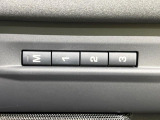 ボタン一つで自分好みの運転位置を一瞬で再現します!シートや鏡の位置を記憶できるので、家族で運転を交代してもすぐにベストな姿勢に戻せます。細かく電動調節でき、長距離ドライブでも疲れず快適です。