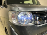 ディスチャージヘッドライトで夜道も安心!