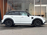 ◆LIBERALAは、輸入車選びの新たなスタイルを提案するインポート・セレクト・ブランドです。オーナー様となる方がクルマから直接感じる感性を第一にした、最良の一台との出会いをコーディネートいたします。