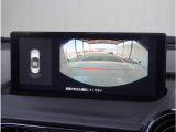 【バックカメラ】駐車が苦手な方でも安心してお乗りいただけます。リバース連動で画面が切り替わるのでとっても便利です。今や後方確認の必須アイテムですよね。