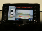 パノラミックビュー付きバックモニターがついていますのでバックでの駐車が苦手な方でも大丈夫です。実際のバック駐車は目視確認と合わせてお使い下さい。