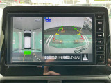 ナビ画面にアラウンドビュ-モニタ-の映像を映し出しています。  狭い場所での車庫入れをサポ-トしてくれる便利アイテムです。