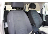 トップコンフォートシート。シートヒーター(運転席/助手席/2列目左右)装備。