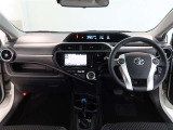 高いホールド性で運転姿勢が安定します。長距離ドライブでも疲れにくいのが魅力です。快適なドライビングライフをお送りください♪