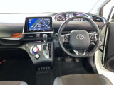見通しのよいすっきりとした視界で、誰でも運転しやすいです。運転のしやすさは疲れにくさにも繋がりますよ♪