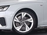 ●オシャレは足元からといいますが、車も同じく足元のエレガンスさで全体のイメージが変わります。