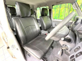 運転席シート廻りは使用感も少なく、良好な状態となっています。丁寧に使われていたことがよくわかりますね。