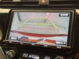 【バックカメラ】駐車時に後方がリアルタイム映像で確認できます。大型商業施設や立体駐車場での駐車時や、夜間のバック時に大活躍!運転スキルに関わらず、今や必須となった装備のひとつです!