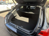 納車前には、メーカー規定に基づき、認定中古車ならではのしっかりとした整備をしてからご納車させて頂きます。熟練のメカニックがお客様に届く事を思い、1台1台入念に点検、整備致します。