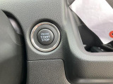【キーレスプッシュスタートシステム】携帯リモコンを身に付けていれば、ボタン一つでエンジン始動が可能です☆カギは手持ちの鞄にいれたままでOK!乗り込んだらすぐに発進!レッツゴー!!