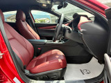 しっかりフィットし、骨盤が立つような姿勢で運転することで、運転中の疲労軽減に効くシートです