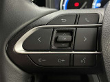 運転中、オーディオの操作をしてて、ハッとしたことはありませんか?ステアリングスイッチは、運転中でもハンドルでオーディオの操作が可能です。安全なドライブをサポートします。