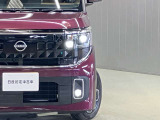 【ハイビームアシスト】先行車や対向車のライト、周辺の明るさに合わせて、ハイ・ロービームを自動で切り替え。切り替えのわずらわしさと切り替え忘れを無くしてくれます!