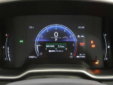 とっても見やすいメーターです。夜間時はラグジュアリーな気分にさせてくれる照明が魅力ですので、夜のドライブも楽しみになりますよ♪