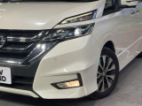 【LEDヘッドライト】悪天候や夜間走行時も良好な視界を確保し安心して運転できる高輝度LEDヘッドライトを装備!点灯速度が早く、消費電力も抑えられています。