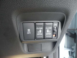 電動両側スライドドアが付いてます(運転席から操作可能です)