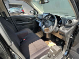 【ゆったりと運転してください】足元空間も広く、スムーズに乗り降りもいただけます♪