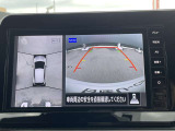 上から見たような画像で車庫入れなどに便利なアラウンドビューモニター
