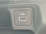 便利な充電用USBジャックも付いています☆周辺機器の充電にご利用頂けます☆