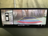360度モニターは、4つのカメラによる前後左右・俯瞰映像でドライバーからは見えない領域の危険認知をサポート!全周囲の死角を減らし、狭い駐車場や幅寄せ、T字路の進入などの運転の安心感を高めます!