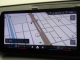 【純正ナビゲーション】BMWのナビゲーションは操作性も良く、詳細な地図情報と交通状況を見やすく表示し、快適なドライビングをサポートしながら目的地までナビゲートします
