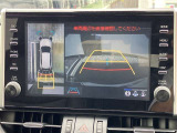 【全周囲モニター】フロント+サイド+バックにカメラが装着されています。車庫入れが苦手な方もこれがあれば安心ですね。