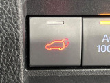 【パワーバックドア】スマートキーや運転席のボタンを押すだけでリアゲートが自動で開閉します!荷物を持っている時や、高い位置にあるバックドアを閉める際に便利な機能です♪