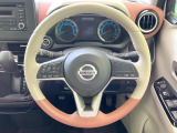 【純正革巻きステアリング】上質な革を使用することで、手にしっかり馴染みとても運転しやすいハンドルです♪