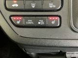 運転席/助手席シートヒーターで寒い日もすぐに温かくなり快適に過ごせます。3段階の温度調整が可能です