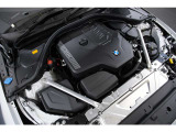 2.0L 直列4気筒DOHCターボ、184ps/30.6kgm、全長&times;全幅&times;全高mm 4775&times;1850&times;1395mm、車両重量 1530kg
