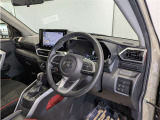 見通しのよいすっきりとした視界で、誰でも運転しやすいです。運転のしやすさは疲れにくさにも繋がりますよ♪