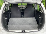 普段のお買い物や通勤、送迎等に十分な荷室スペースを確保しております。セカンドシートを倒すと、大きな荷物の積載も可能です♪