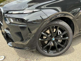 【BMWアロイホイル】軽量かつ強度に拘ったアロイホイル。走行性能ポテンシャルを引き出す設計。車の足元を引き締めてくれる大きなポイントはアロイホイルです。