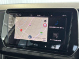 携帯とBluetoothで接続することができ、車載モニターに大きくGoogle Mapを映し出したりドライブ中に音楽を流したりすることが出来ます。