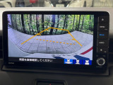 【バックカメラ】駐車時に後方がリアルタイム映像で確認できます。大型商業施設や立体駐車場での駐車時や、夜間のバック時に大活躍!運転スキルに関わらず、今や必須となった装備のひとつです!