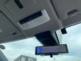 スマートルームミラーで荷物満載でも確認出来ます。またSOSコールも装備されております。