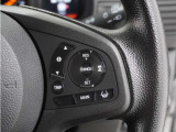 ◆アダプティブクルーズコントロール◆予め設定した車速内でクルマが自動的に加減速。前走車との適切な車間距離を維持しながら追従走行します。【LKAS】車線維持支援システムでステアリング操作を支援。