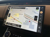 新インフォテイメントシステム「Pivi Pro」に搭載される3Dサラウンドカメラシステム。車輌AIにより車輌を含む周囲の映像を立体的に表示。よりスムーズな駐車や発進が可能となります。