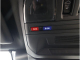 専用ボタンでコールセンターへ接続。状況に応じて緊急車両の要請やロードサービスの取次ぎを行います。重大事故の際は自動的にコールセンターにつながり、緊急車両やドクターヘリを要請します。(要申込)