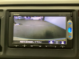 バックモニター付きで、車庫入れやバック時の後方確認をサポート。