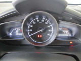 メーター内には、外気温・平均車速・平均燃費・瞬間燃費・走行可能距離のECO情報が表示できる機能があります。