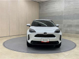 お車購入のポイントとなるフロントマスクです!シャープな目つきが印象的なデザインのヘッドランプです。