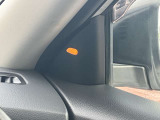 後側方に車両がいる場合、光って知らせます。