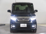 ハロゲンより明るく、より遠くまでさらなる安心感のあるLEDヘッドライトを採用。点灯忘れも防止できるオートライトコントロール機構付きです。