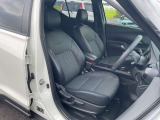 ゆとりのある空間とくつろぎ感のある運転席&助手席シートは様々なシーンのドライブをサポートしてくれます☆