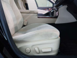 パワーシート搭載。微妙な調整が手軽にでき、ピッタリなポジションで運転することが可能です。